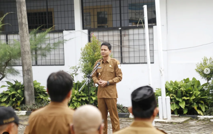 Wabup Iing Minta Pegawai Tingkatkan Pelayanan Publik